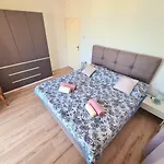 Beachfront 5br Victoria Prázdninový dům Kukljica
