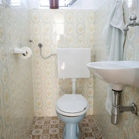 Beachfront 5br Victoria