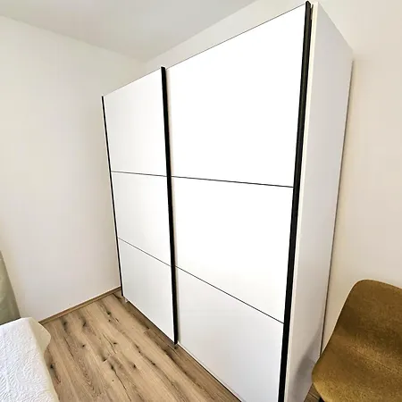 Beachfront 5br Victoria Feriehus