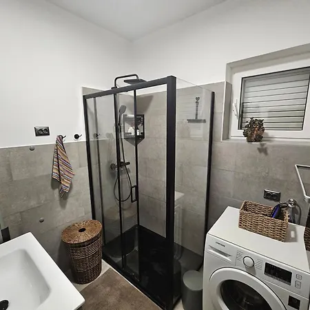 Beachfront 5br Victoria בית נופש