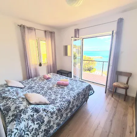 Beachfront 5br Victoria Ferienhaus