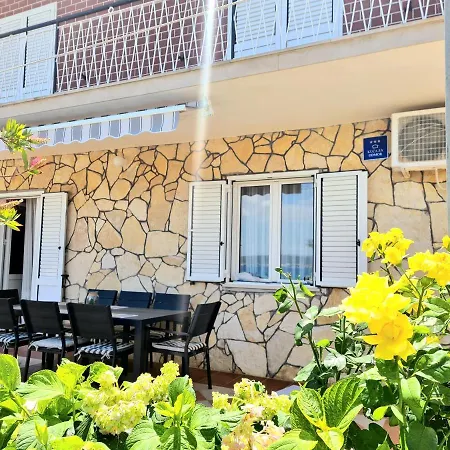 Beachfront 5br Victoria *