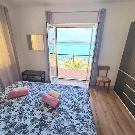Beachfront 5br Victoria Ferienhaus Kukljica