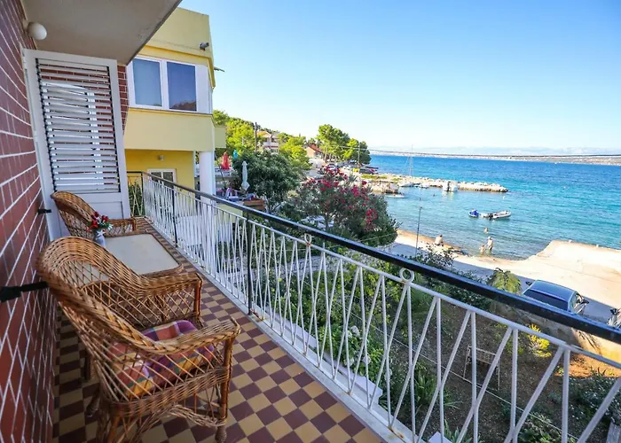 Beachfront 5br Victoria Ferienhaus