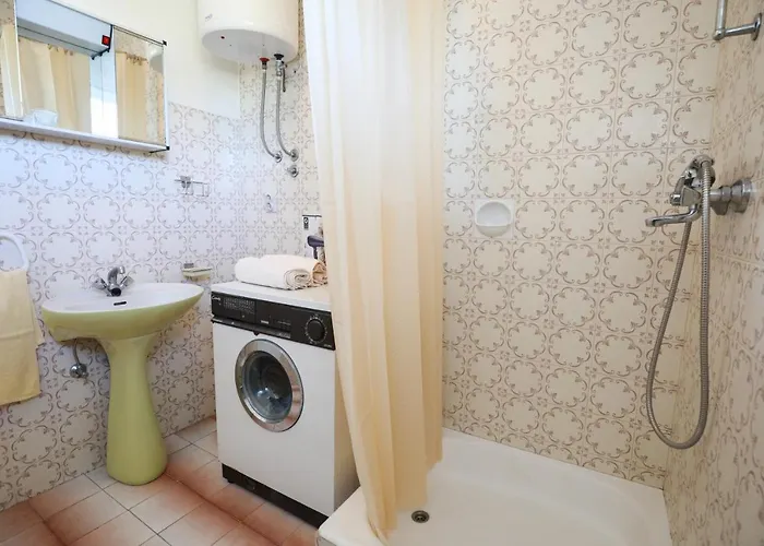 Beachfront 5br Victoria *