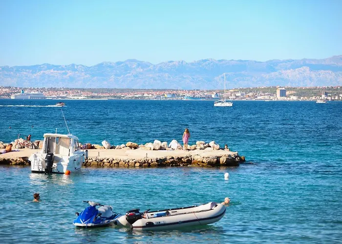 Beachfront 5br Victoria