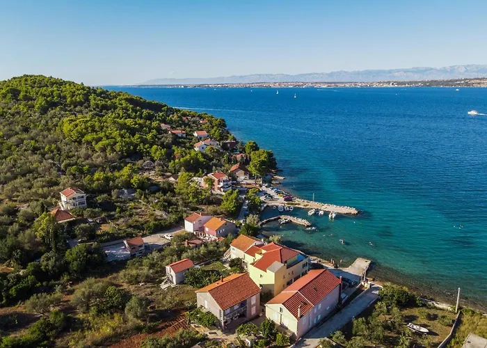 Beachfront 5br Victoria Ferienhaus Kukljica