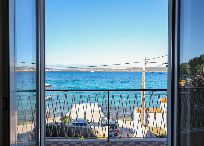 Beachfront 5br Victoria *