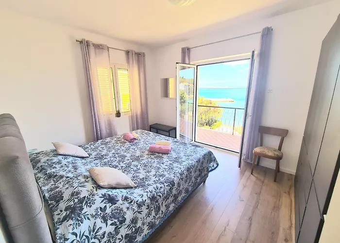 Beachfront 5br Victoria Ferienhaus