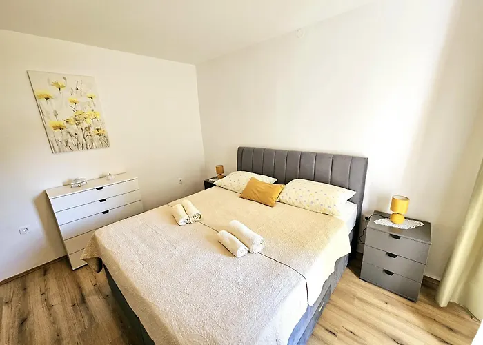 Beachfront 5br Victoria *