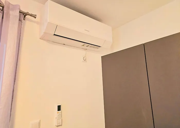 Beachfront 5br Victoria