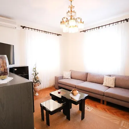 Beachfront 5br Victoria *