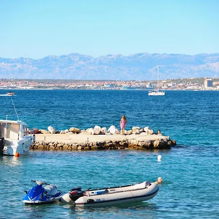 Beachfront 5br Victoria